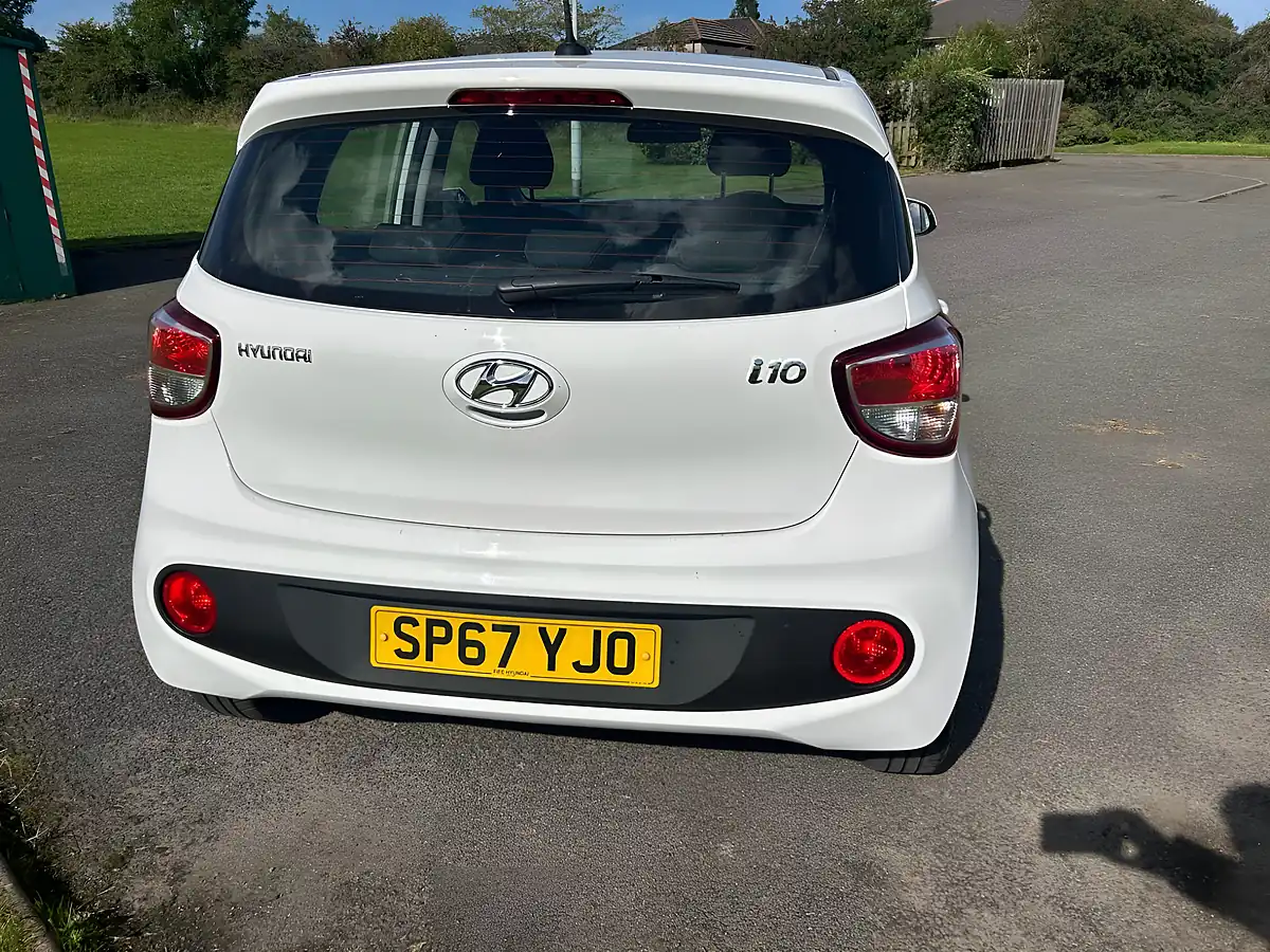 Used 2017 Hyundai i10 Se White - Interior and Exterior details 7