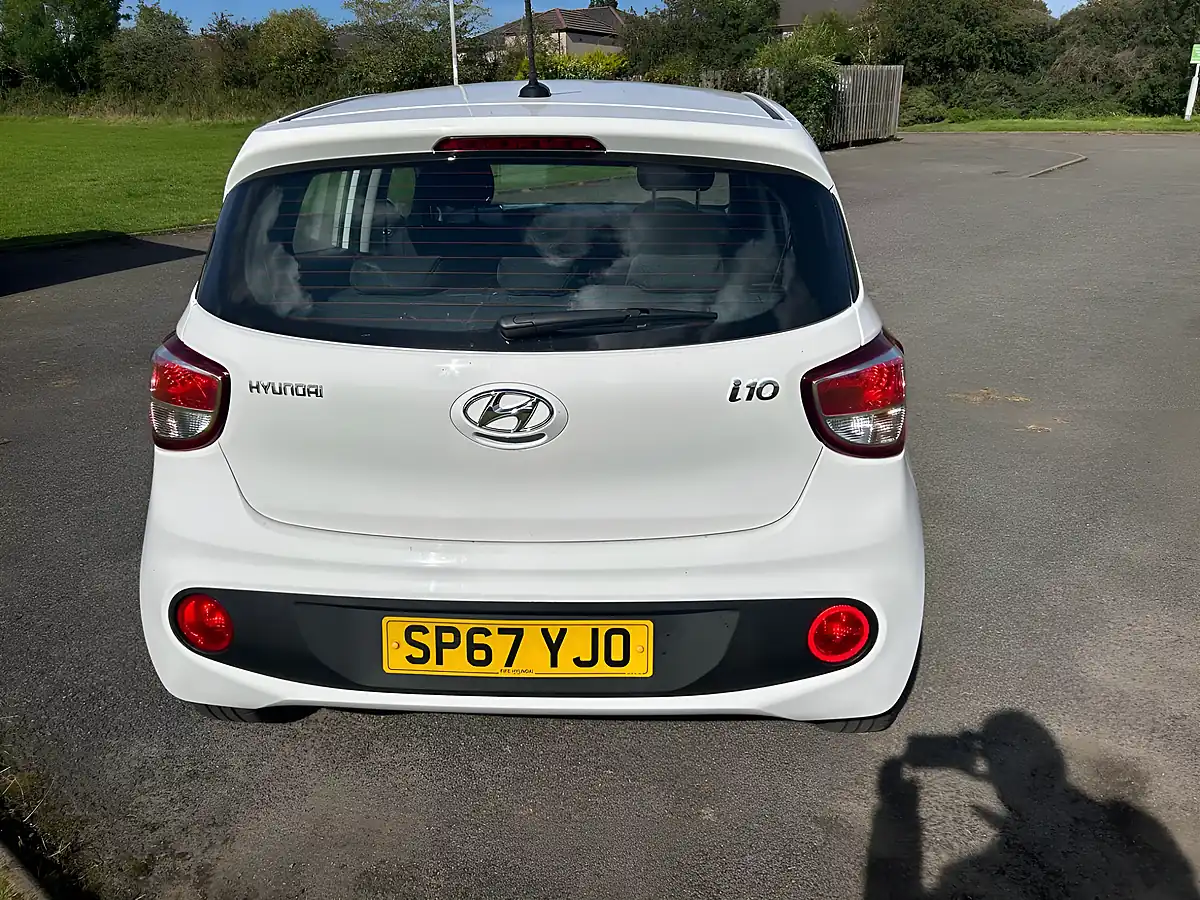 Used 2017 Hyundai i10 Se White - Interior and Exterior details 8
