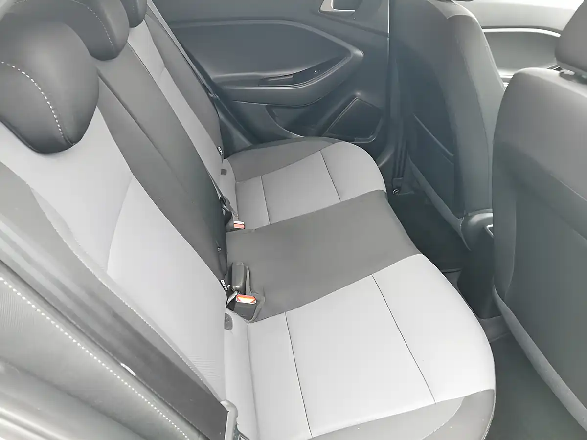 Used 2017 Hyundai I20 Active Silver - Interior and Exterior details 10