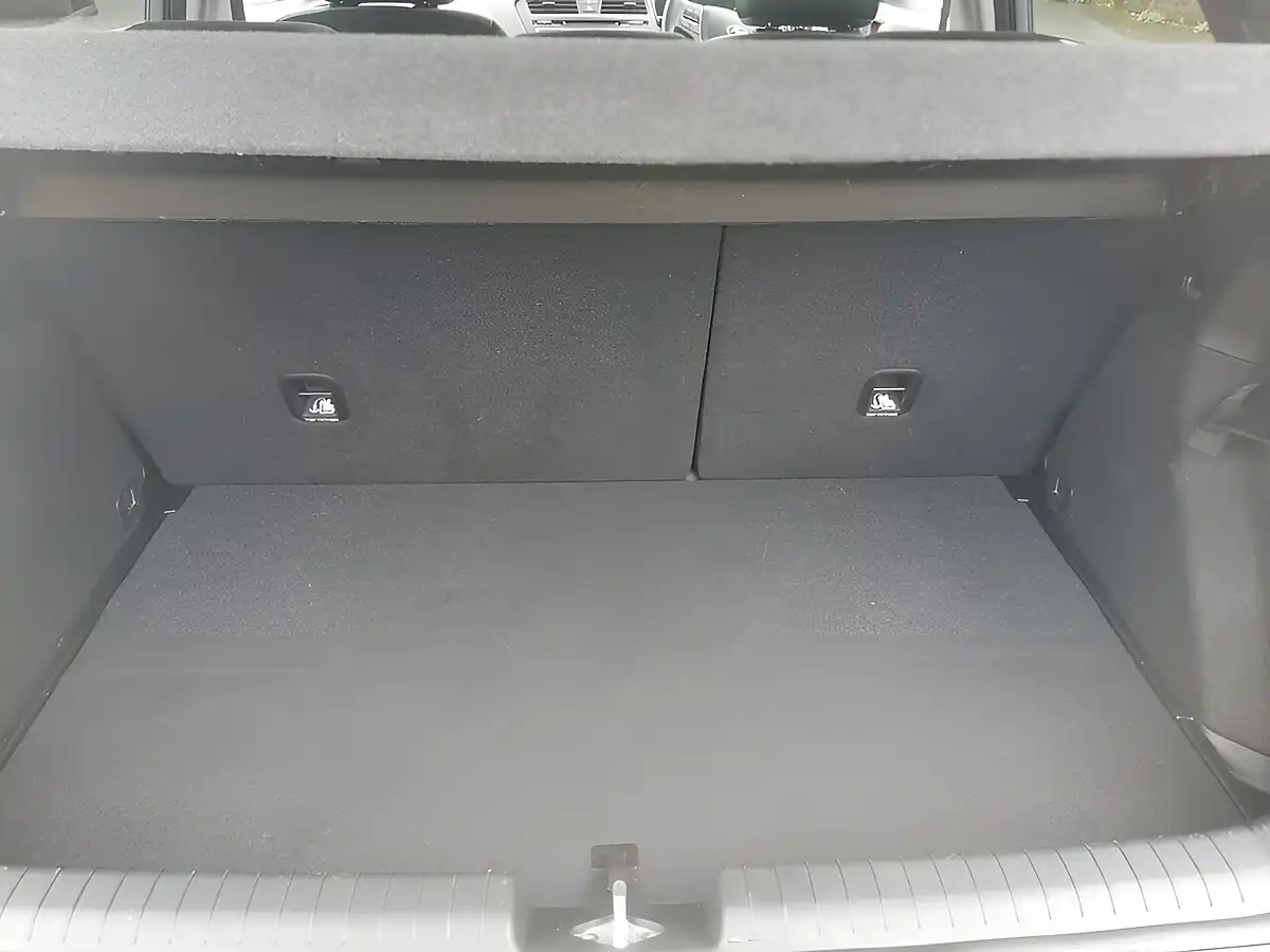Used 2017 Hyundai I20 Active Silver - Interior and Exterior details 12