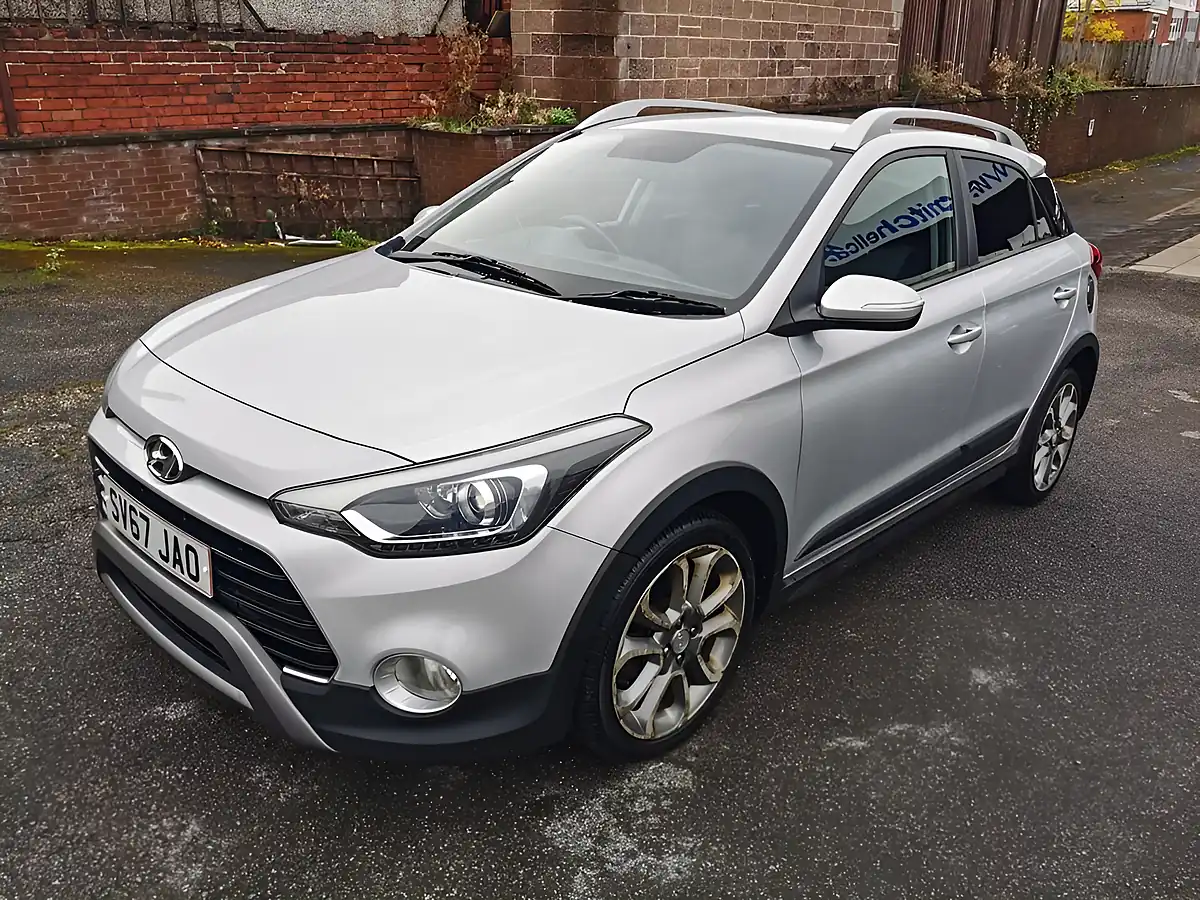 Used 2017 Hyundai I20 Active Silver - Interior and Exterior details 3