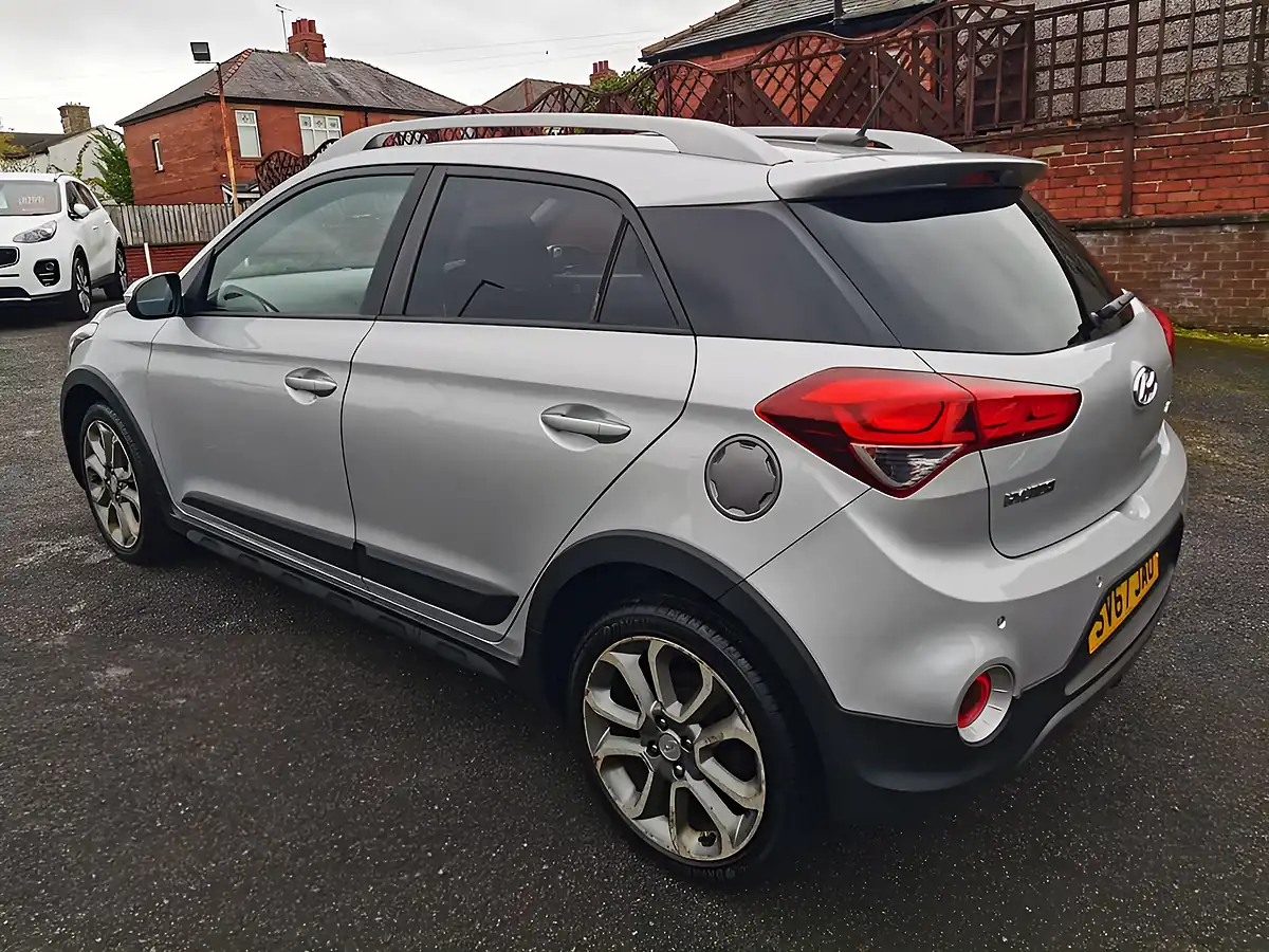 Used 2017 Hyundai I20 Active Silver - Interior and Exterior details 4