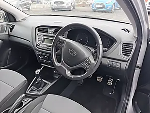 Used 2017 Hyundai I20 Active Silver - Interior and Exterior details 7