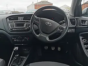 Used 2017 Hyundai I20 Active Silver - Interior and Exterior details 8