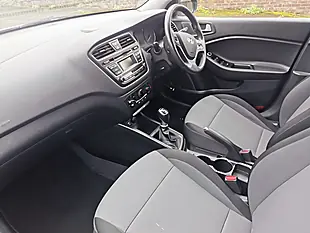 Used 2017 Hyundai I20 Active Silver - Interior and Exterior details 9