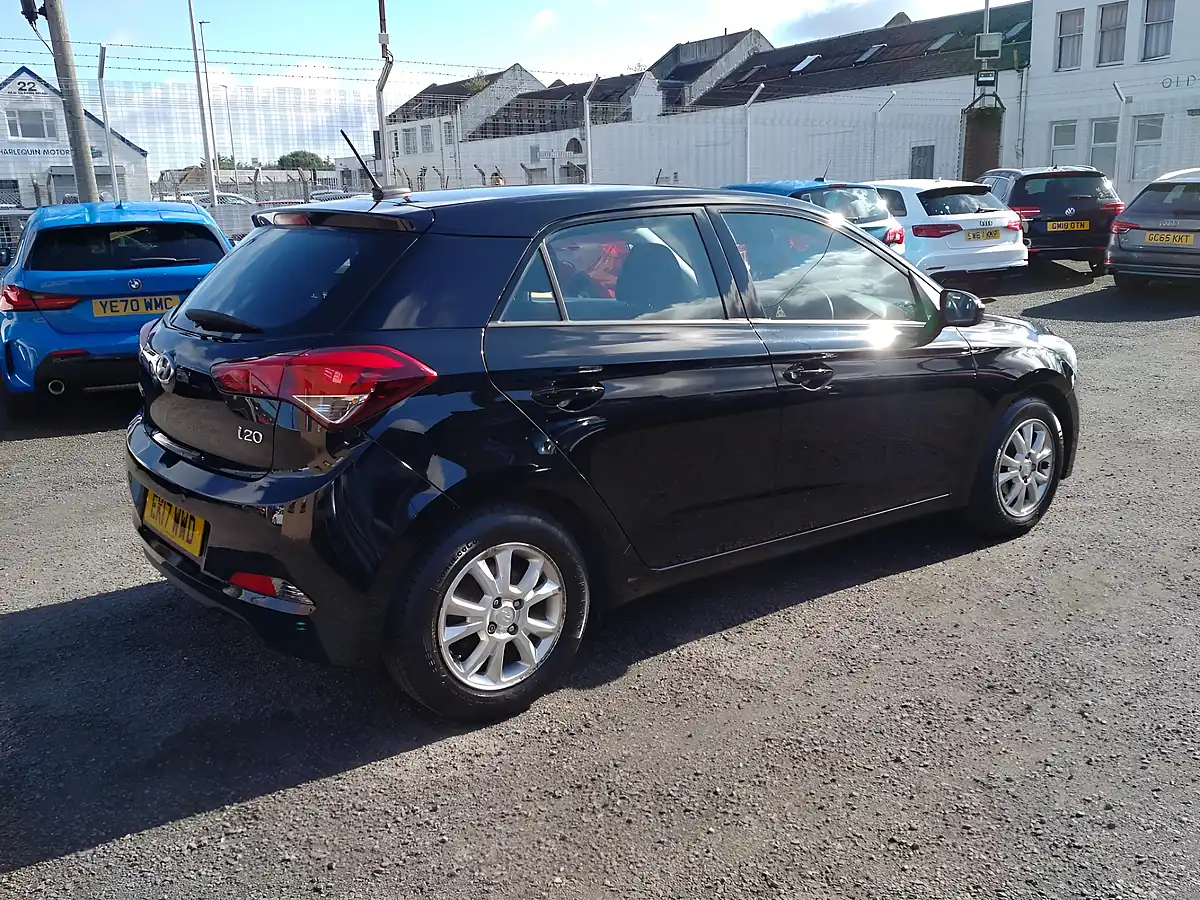 Used 2017 Hyundai i20 Se Black - Interior and Exterior details 7
