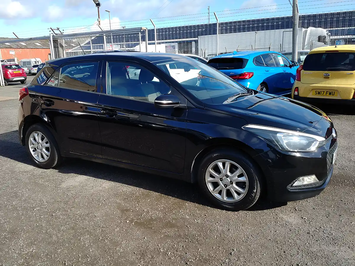 Used 2017 Hyundai i20 Se Black - Interior and Exterior details 9