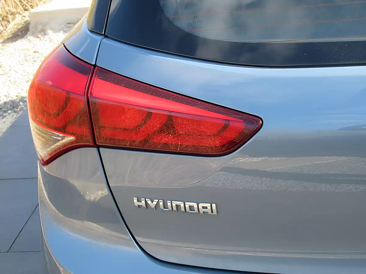 Used 2017 Hyundai I20 Se Blue - Interior and Exterior details 12