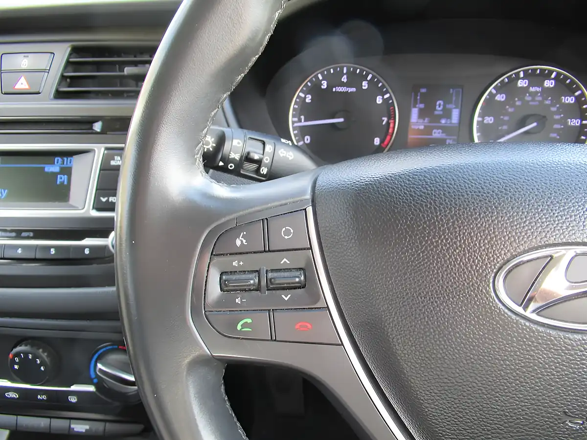 Used 2017 Hyundai I20 Se Blue - Interior and Exterior details 14