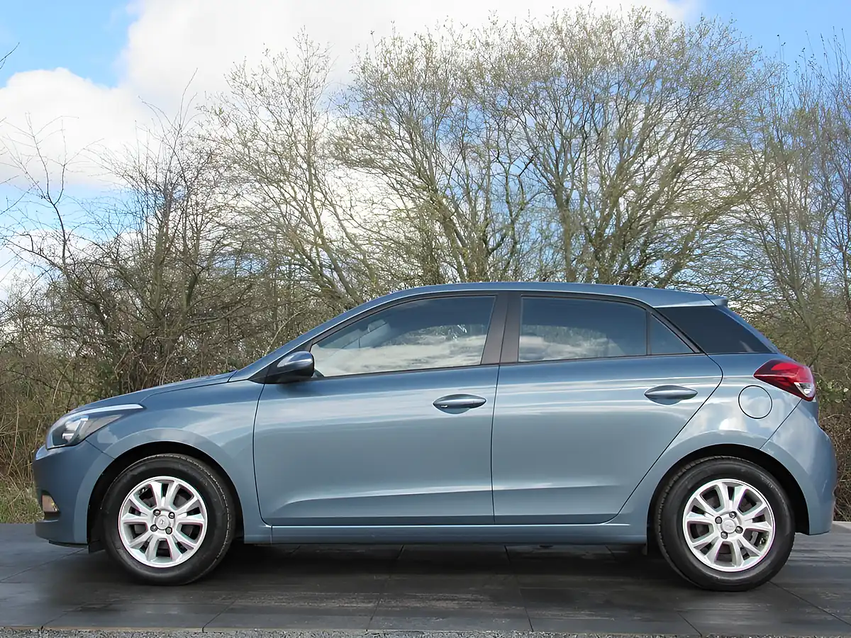 Used 2017 Hyundai I20 Se Blue - Interior and Exterior details 15