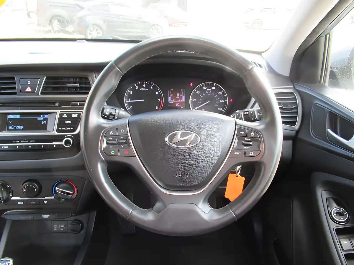 Used 2017 Hyundai I20 Se Blue - Interior and Exterior details 6