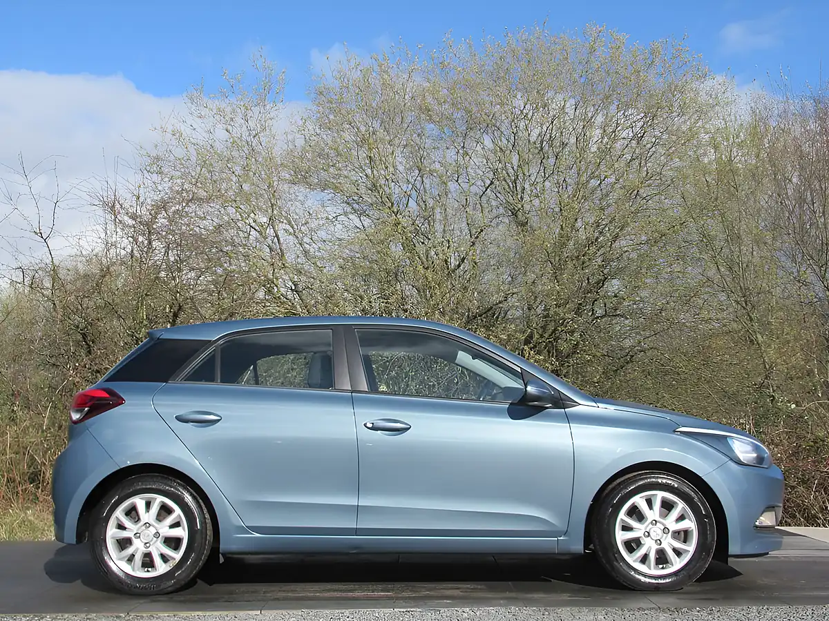 Used 2017 Hyundai I20 Se Blue - Interior and Exterior details 7