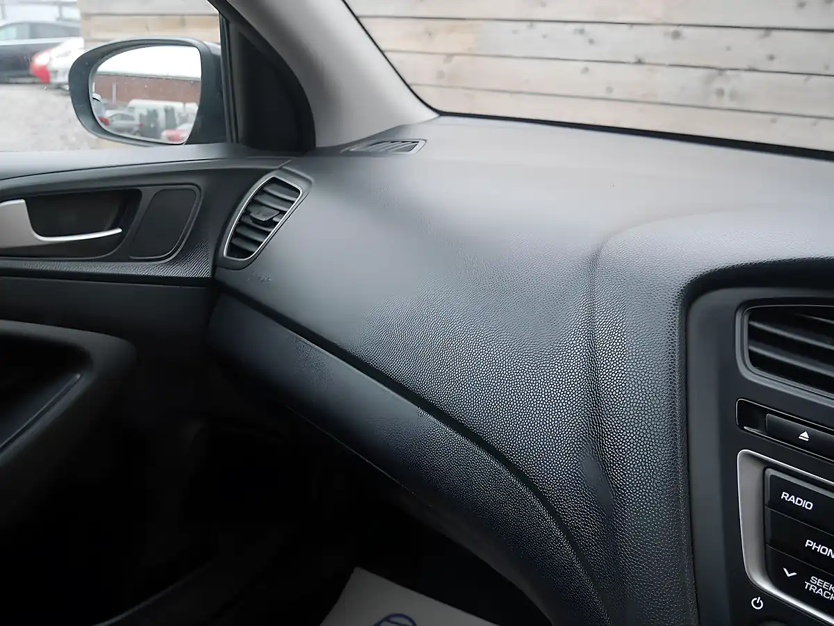 Used 2017 Hyundai I20 Se Phantom Black - Interior and Exterior details 14