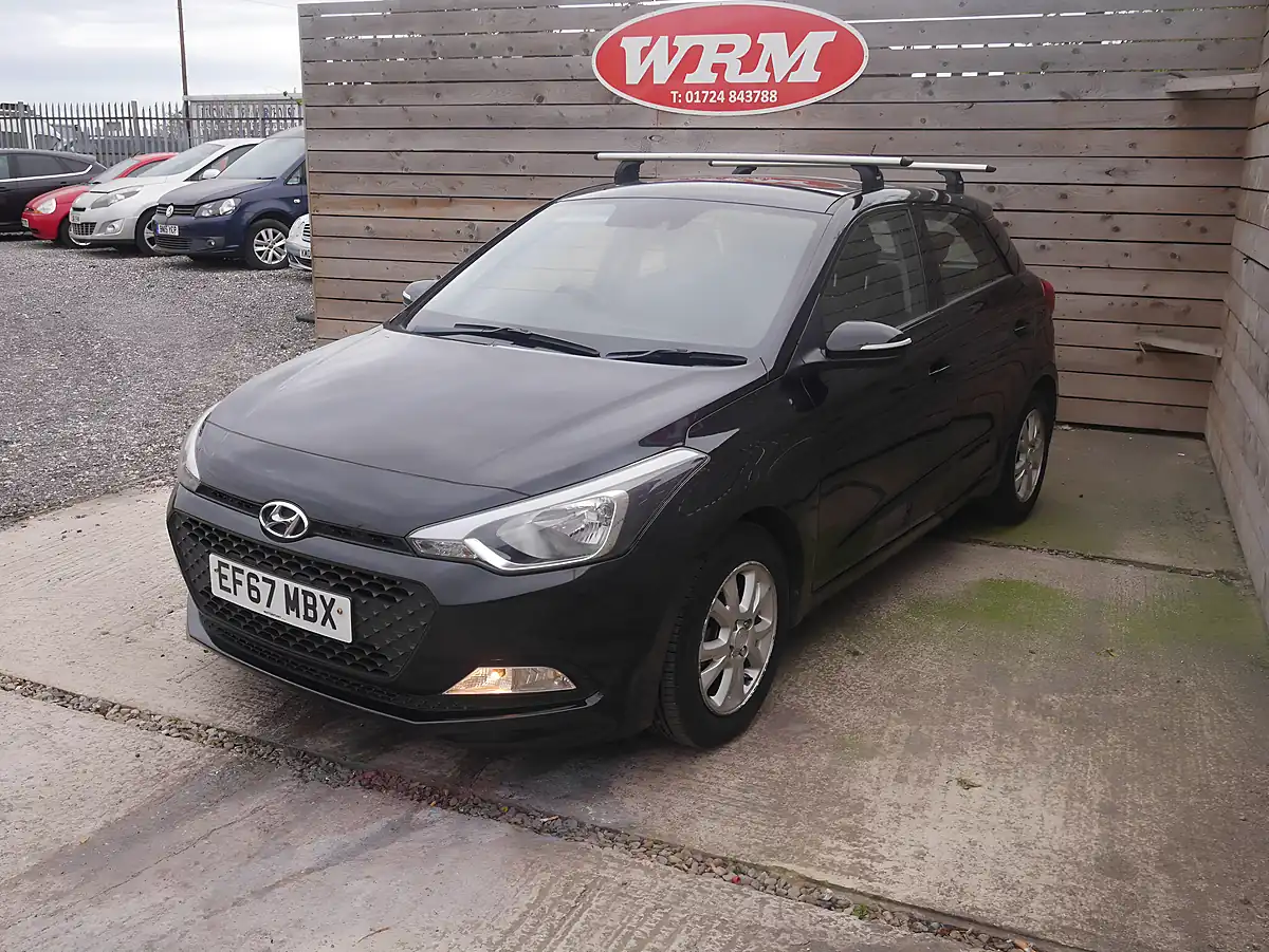 Used 2017 Hyundai I20 Se Phantom Black - Interior and Exterior details 6