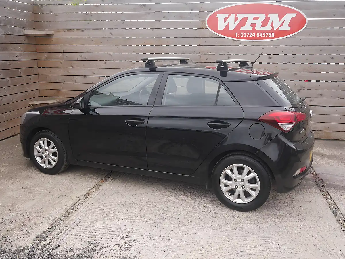 Used 2017 Hyundai I20 Se Phantom Black - Interior and Exterior details 8
