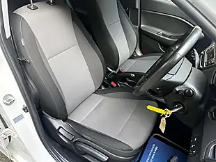 Used 2017 Hyundai i20 Se Polar White - Interior and Exterior details 12