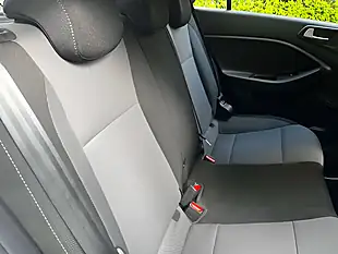 Used 2017 Hyundai i20 Se Polar White - Interior and Exterior details 15