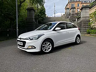 Used 2017 Hyundai i20 Se Polar White - Interior and Exterior details 19
