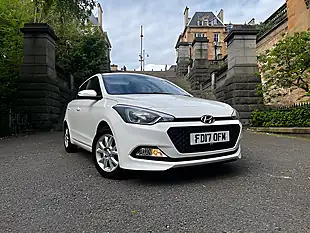Used 2017 Hyundai i20 Se Polar White - Interior and Exterior details 5
