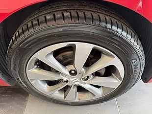 Used 2017 Hyundai i20 Se Red Metallic - Interior and Exterior details 12