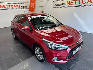 Used 2017 Hyundai i20 Se Red Metallic - Interior and Exterior details 13