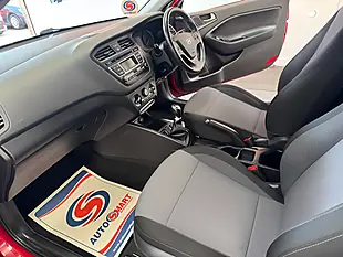 Used 2017 Hyundai i20 Se Red Metallic - Interior and Exterior details 15