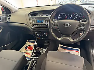 Used 2017 Hyundai i20 Se Red Metallic - Interior and Exterior details 16
