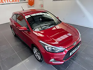 Used 2017 Hyundai i20 Se Red Metallic - Interior and Exterior details 17