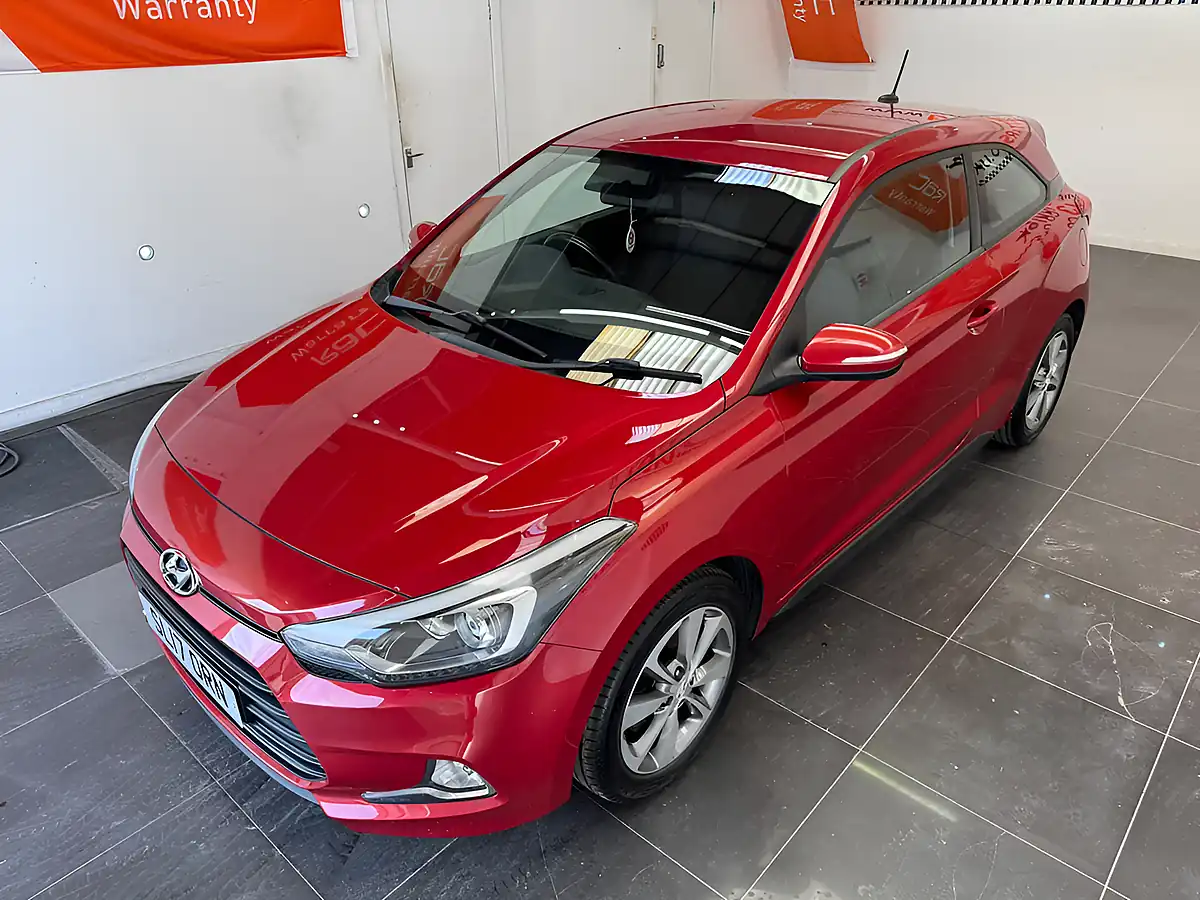 Used 2017 Hyundai i20 Se Red Metallic - Interior and Exterior details 19