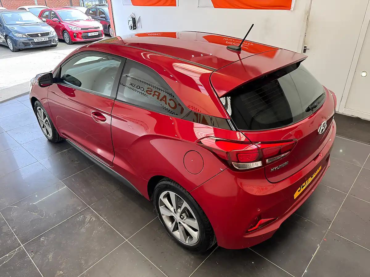 Used 2017 Hyundai i20 Se Red Metallic - Interior and Exterior details 20