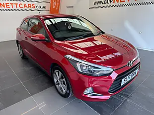 Used 2017 Hyundai i20 Se Red Metallic - Interior and Exterior details 4