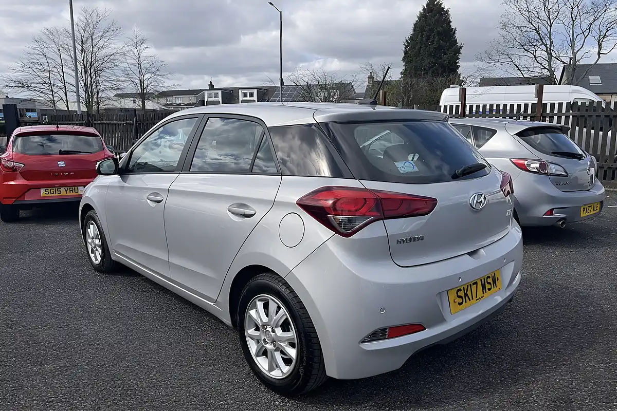 Used 2017 Hyundai I20 Se Silver - Interior and Exterior details 10