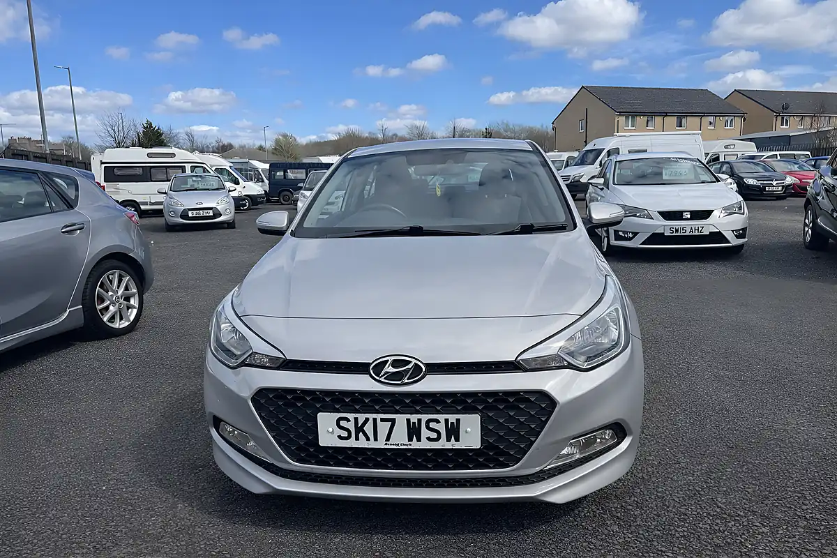 Used 2017 Hyundai I20 Se Silver - Interior and Exterior details 6