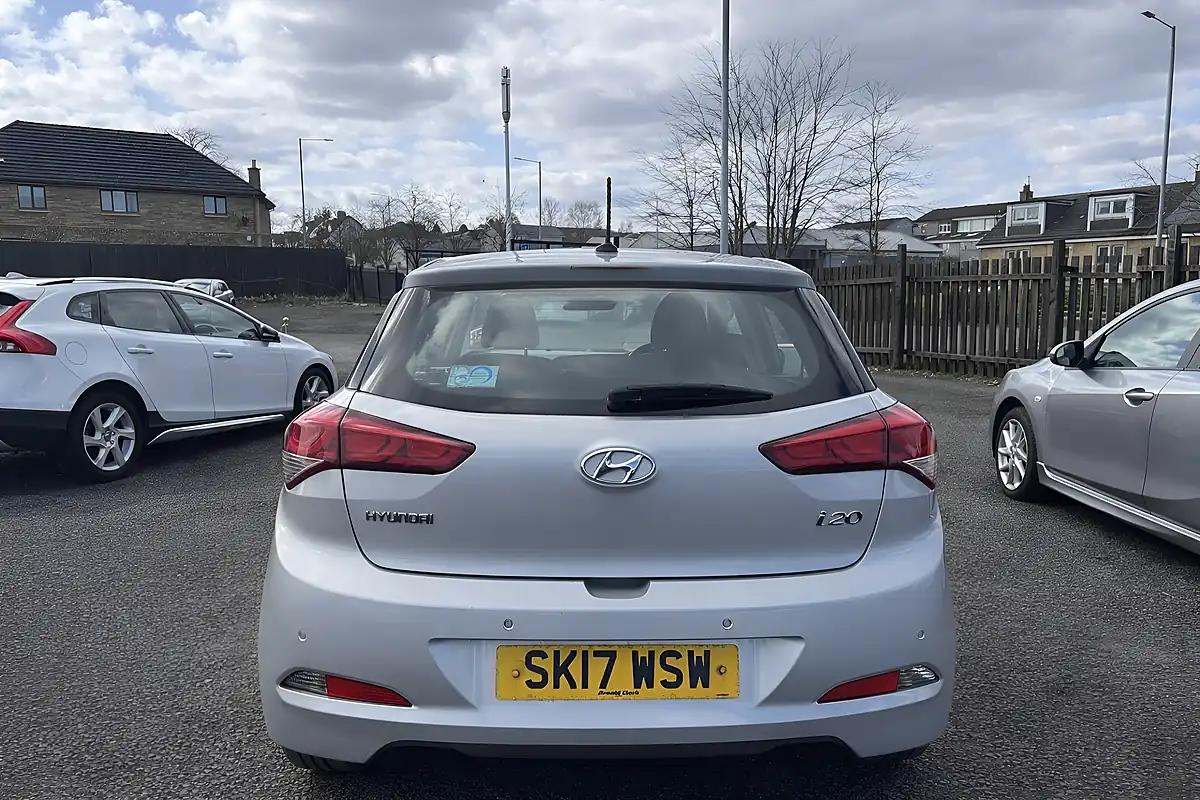 Used 2017 Hyundai I20 Se Silver - Interior and Exterior details 8