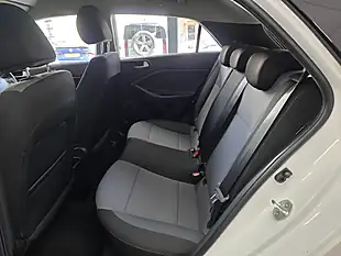 Used 2017 Hyundai i20 Se White - Interior and Exterior details 13