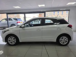 Used 2017 Hyundai i20 Se White - Interior and Exterior details 15