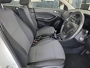 Used 2017 Hyundai i20 Se White - Interior and Exterior details 20