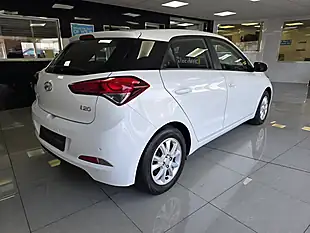 Used 2017 Hyundai i20 Se White - Interior and Exterior details 3