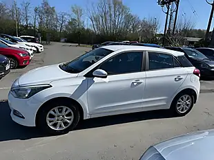Used 2017 Hyundai I20 Se White - Interior and Exterior details 10