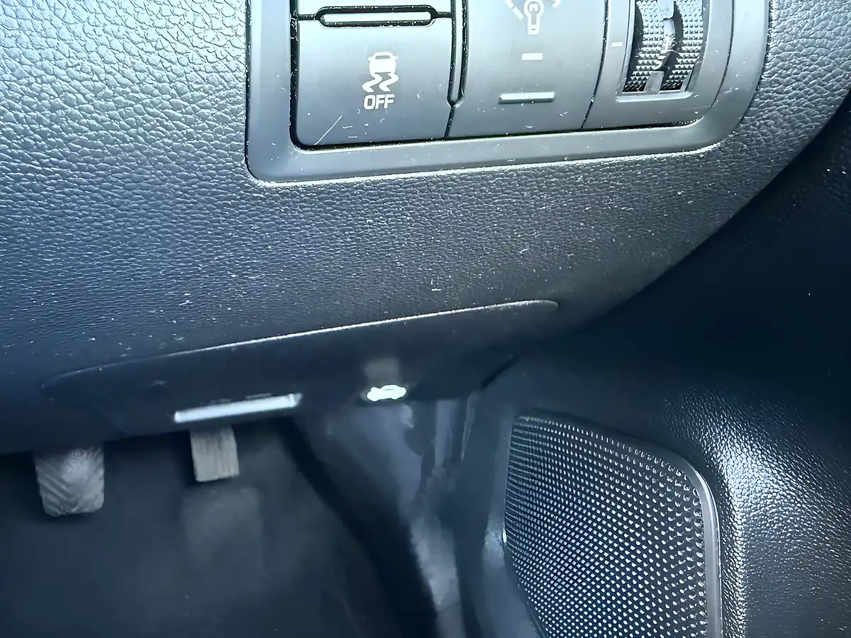Used 2017 Hyundai I20 Se White - Interior and Exterior details 18