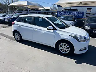 Used 2017 Hyundai I20 Se White - Interior and Exterior details 6