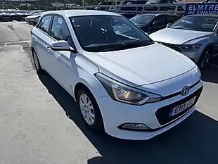 Used 2017 Hyundai I20 Se White - Interior and Exterior details 7