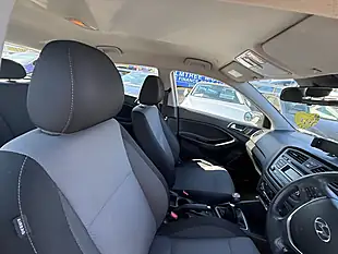 Used 2017 Hyundai I20 Se White - Interior and Exterior details 8