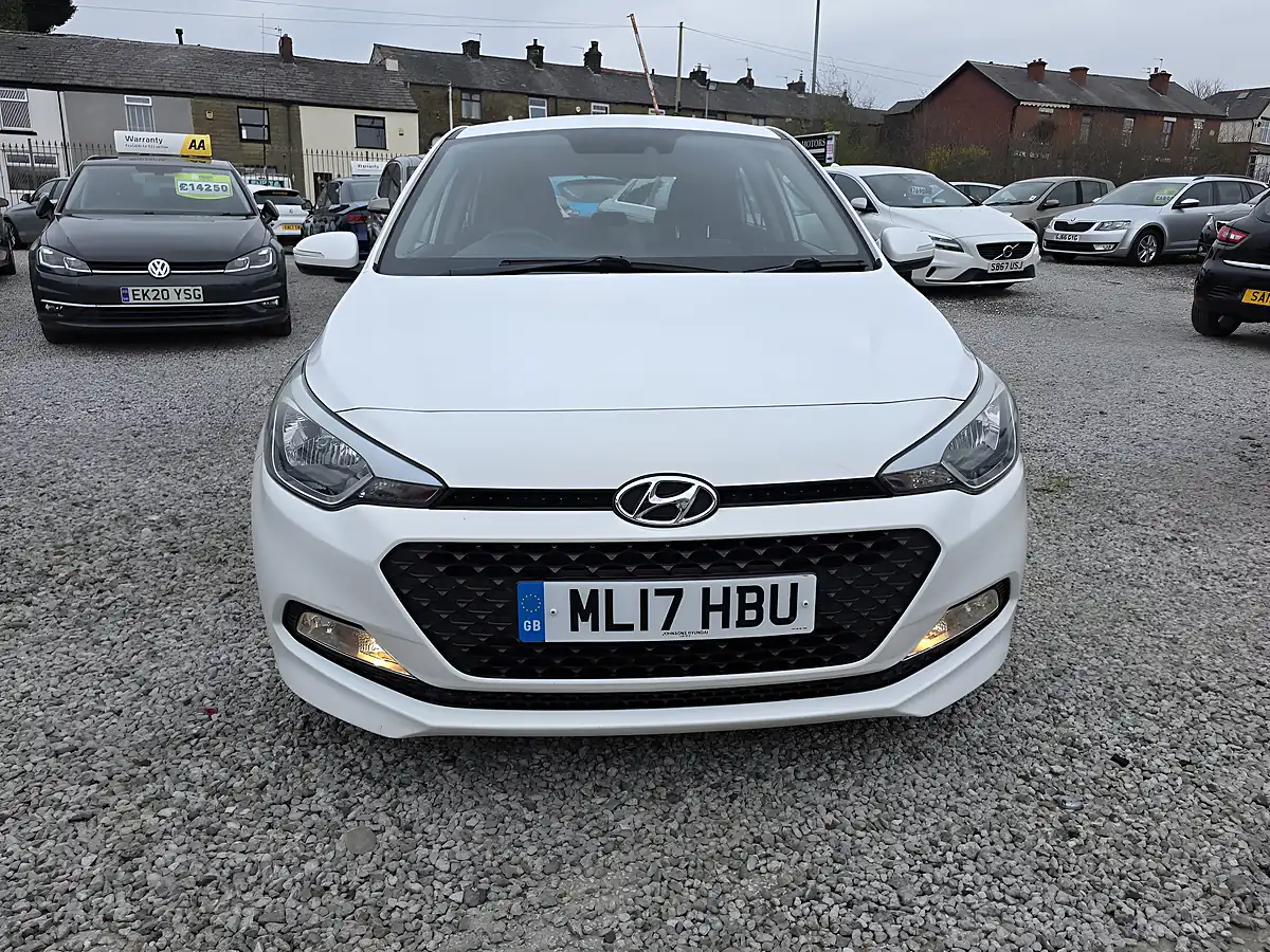 Used 2017 Hyundai i20 Se White - Front View