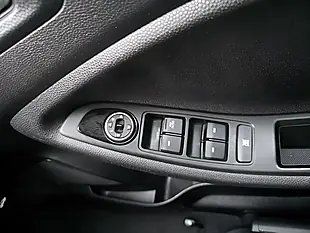Used 2017 Hyundai i20 Se White - Interior and Exterior details 13