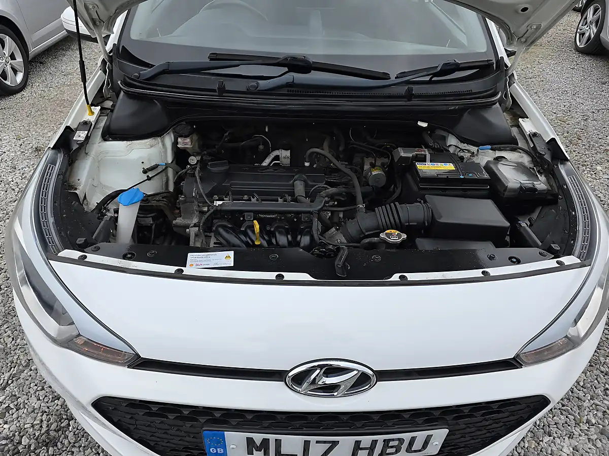 Used 2017 Hyundai i20 Se White - Interior and Exterior details 16