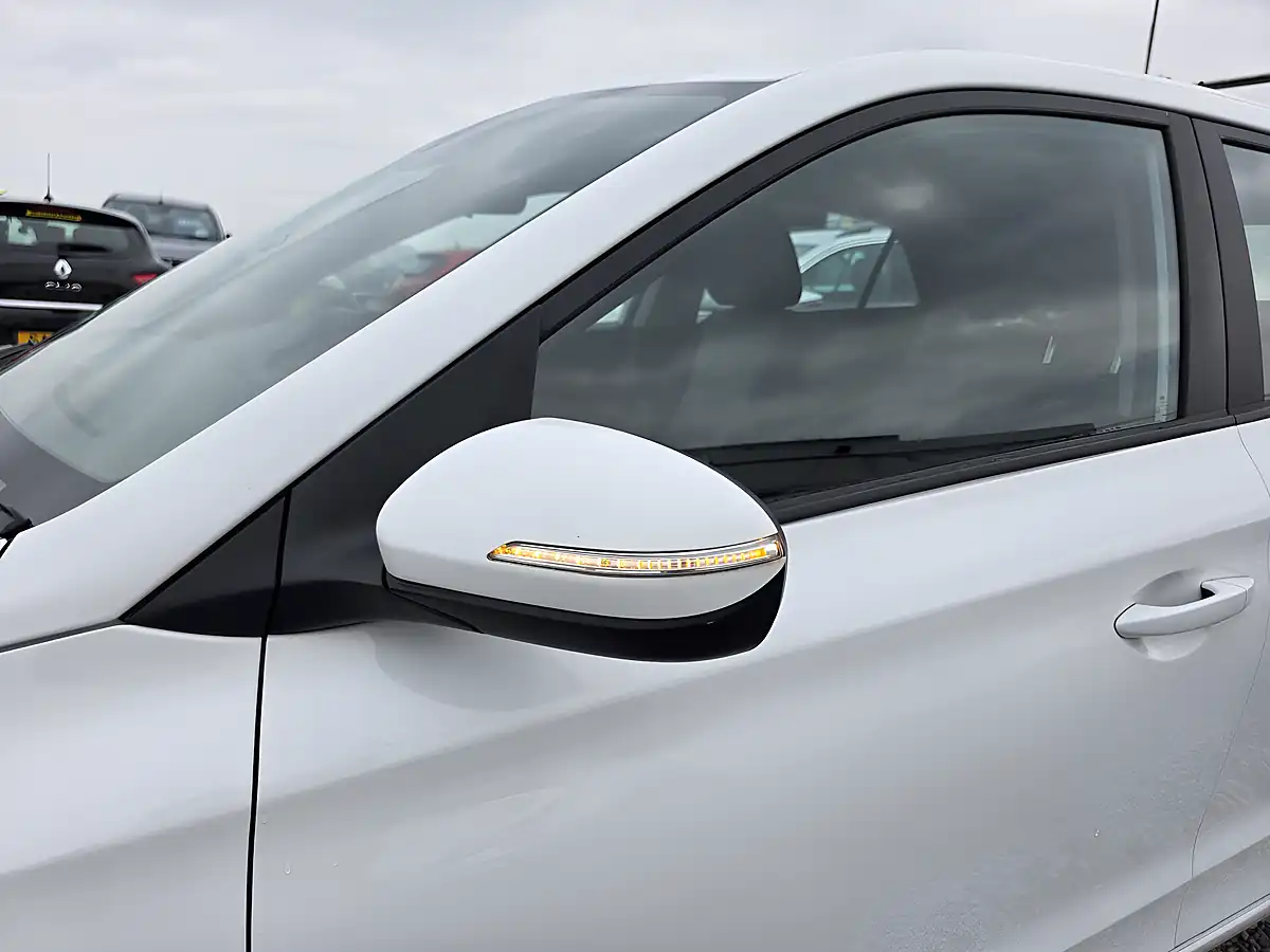 Used 2017 Hyundai i20 Se White - Interior and Exterior details 17