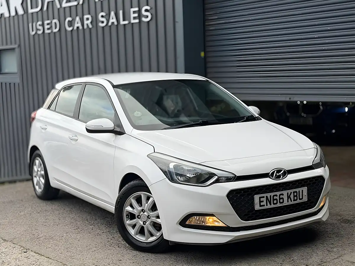 Used 2017 Hyundai I20 Se White - Interior and Exterior details 11