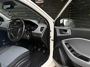 Used 2017 Hyundai I20 Se White - Interior and Exterior details 13