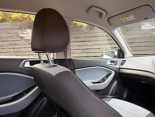 Used 2017 Hyundai I20 Se White - Interior and Exterior details 16